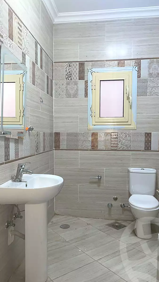 https://aqarmap.com.eg/ar/listing/7209423-for-rent-cairo-new-cairo-first-settlement-mhwr-mstfy-kml