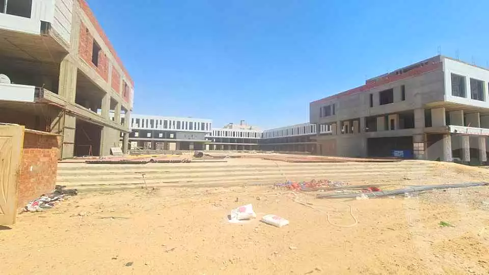 https://aqarmap.com.eg/en/listing/7209630-for-sale-cairo-6th-of-october-hadaeq-october-compounds-spanish-district