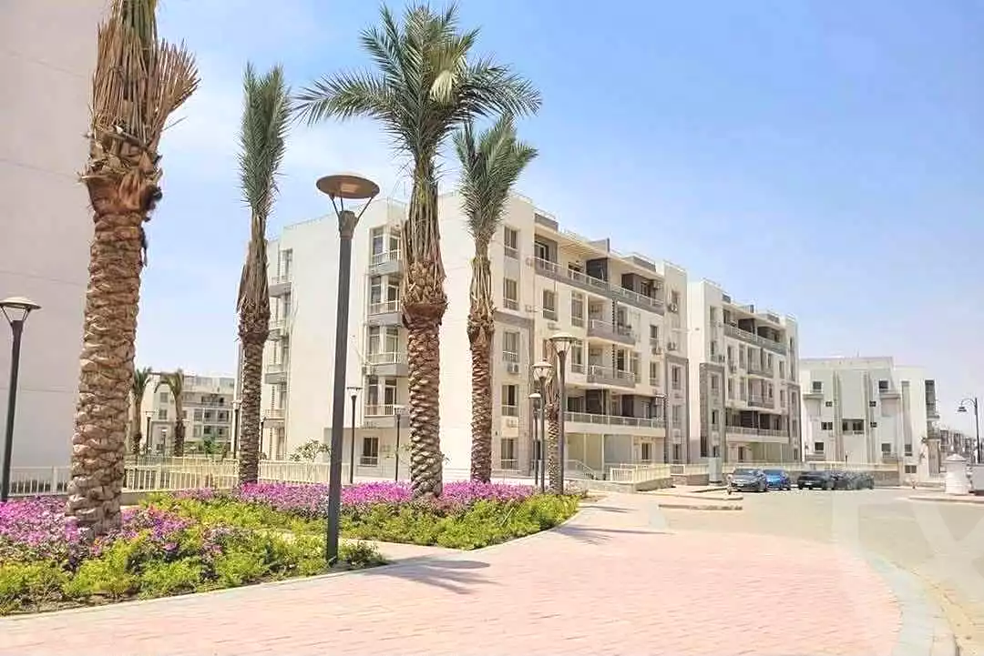 https://aqarmap.com.eg/en/listing/7210398-for-sale-cairo-new-cairo-compounds-jyd