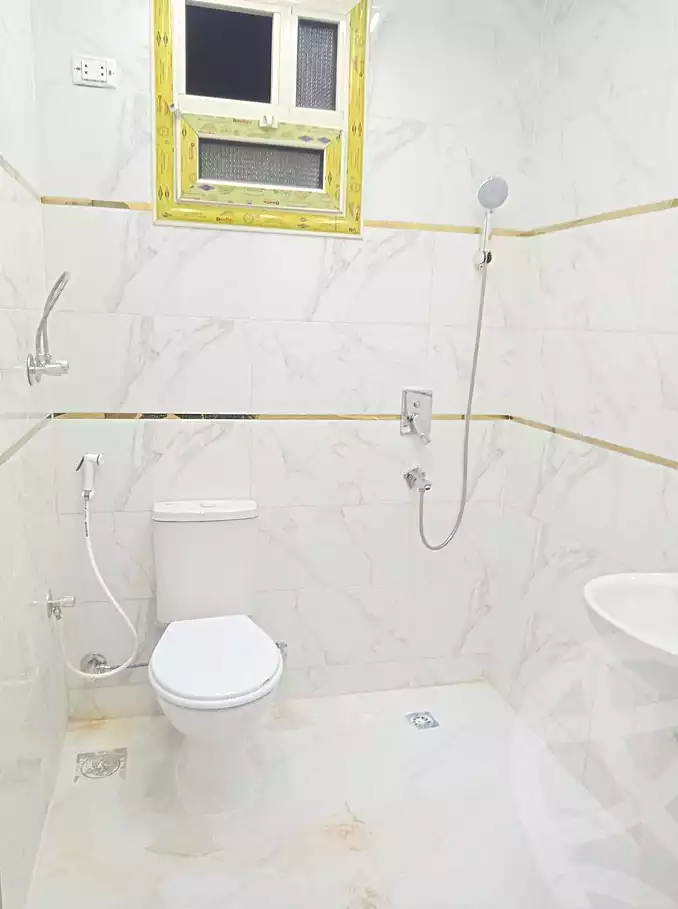 https://aqarmap.com.eg/en/listing/7210481-for-sale-cairo-el-haram-el-lebeny-soltan-khattab-st