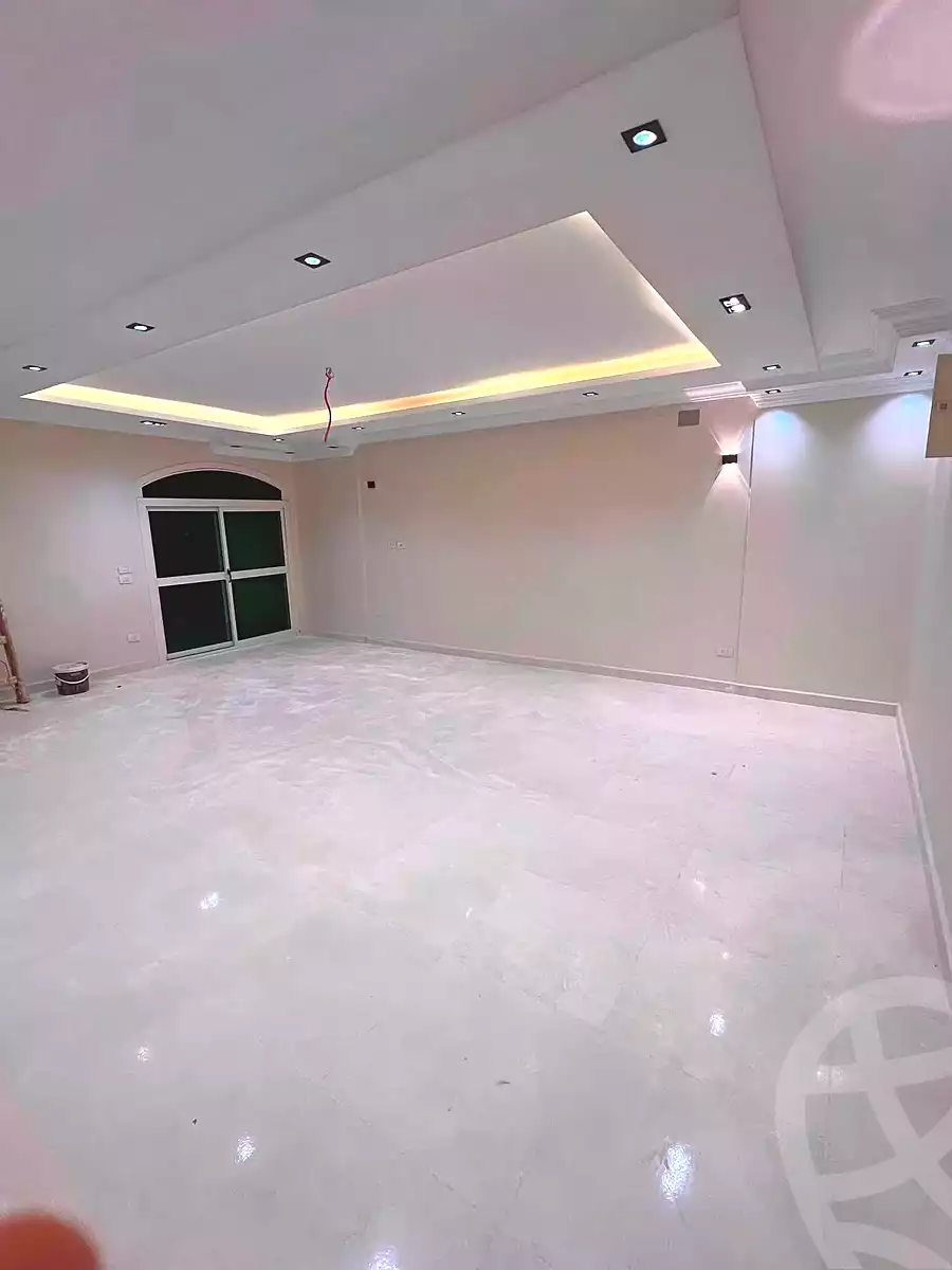 https://aqarmap.com.eg/ar/listing/7211081-for-sale-cairo-helwan-helwan-el-sharkeya-mostafa-safwat-st