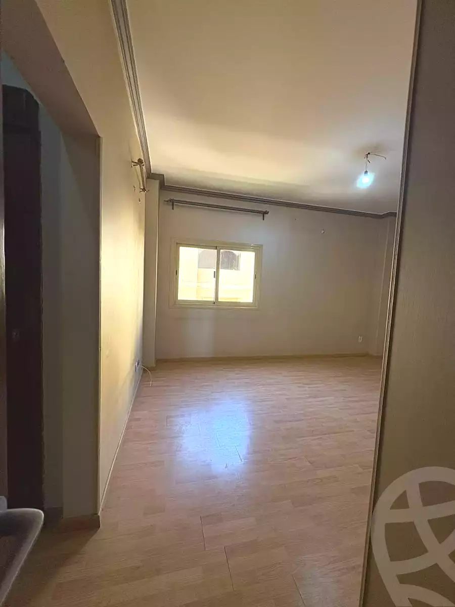 https://aqarmap.com.eg/en/listing/7211297-for-sale-cairo-new-cairo-ganob-el-akadamiya-south-academy-b-medhat-el-kholy-st