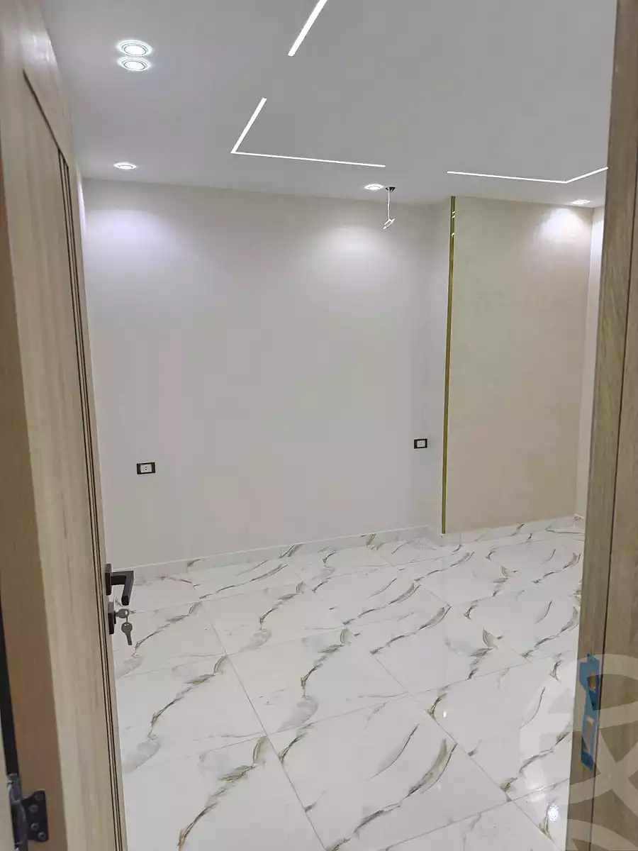 https://aqarmap.com.eg/ar/listing/7211496-for-sale-cairo-el-haram-el-lebeny-soltan-khattab-st
