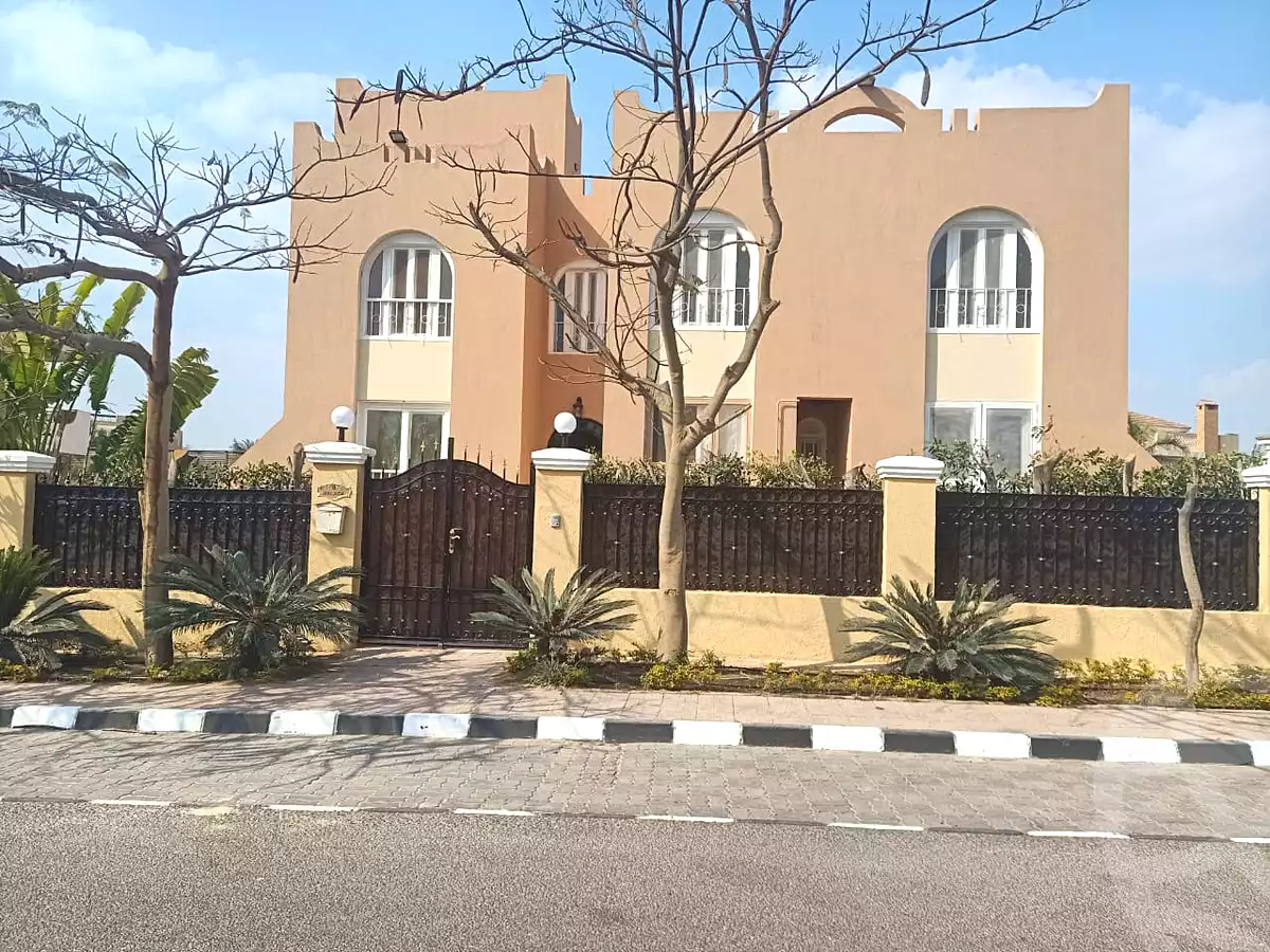8 BR Villa in Mena Garden City, photo 2 of 24