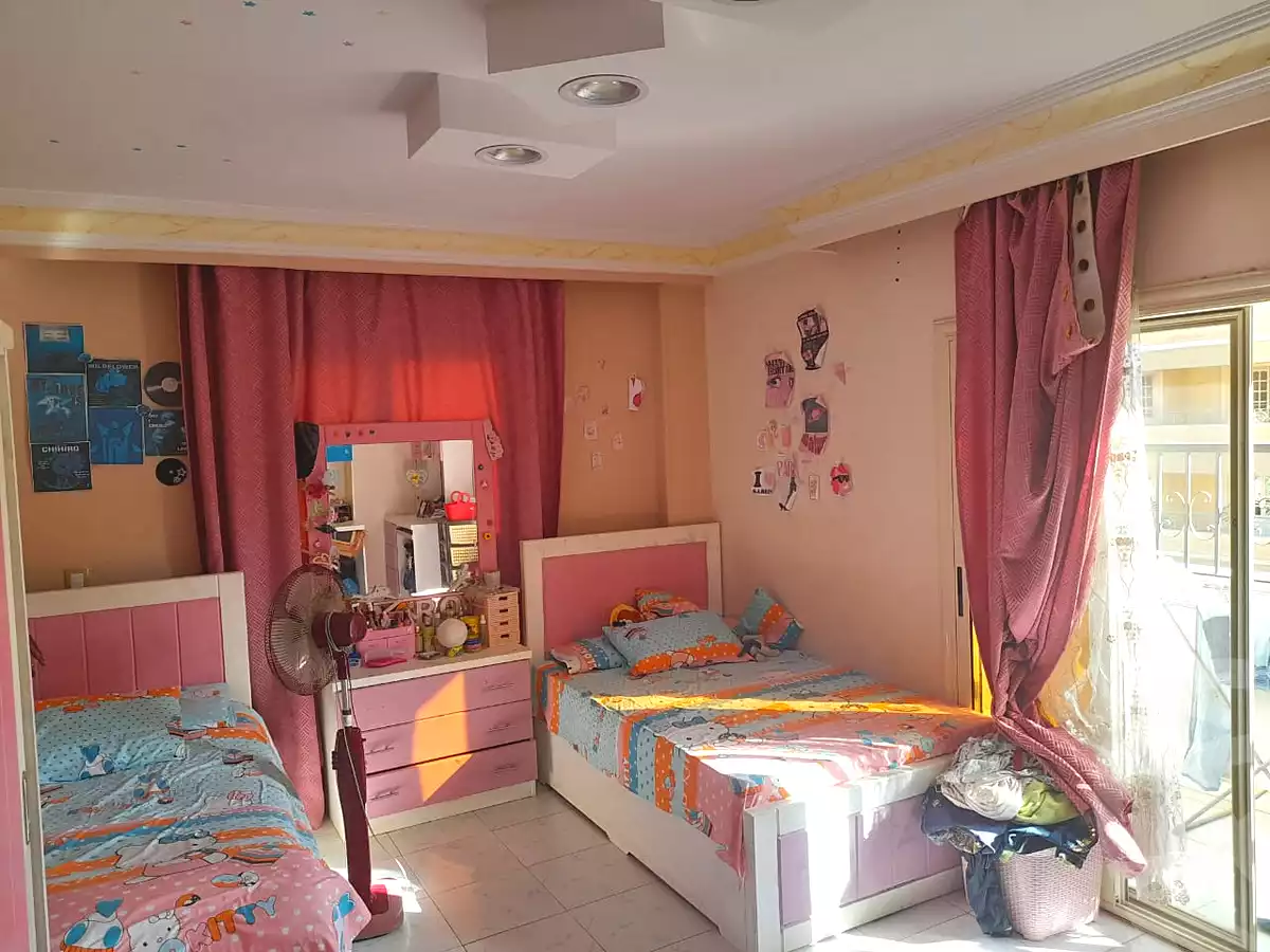 https://aqarmap.com.eg/ar/listing/7212952-for-sale-cairo-6th-of-october-el-ahyaa-neighborhood-2nd-divided-from-al-kafrawei-st