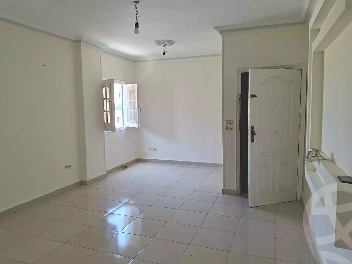 https://aqarmap.com.eg/ar/listing/7213015-for-sale-cairo-6th-of-october-el-ahyaa-neighborhood-3rd-al-hay-al-thalith-st
