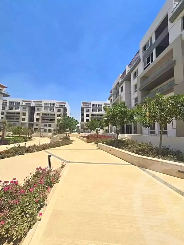 https://aqarmap.com.eg/en/listing/7213063-for-sale-cairo-new-cairo-compounds-hyde-park-parkway-hyde-park-compound