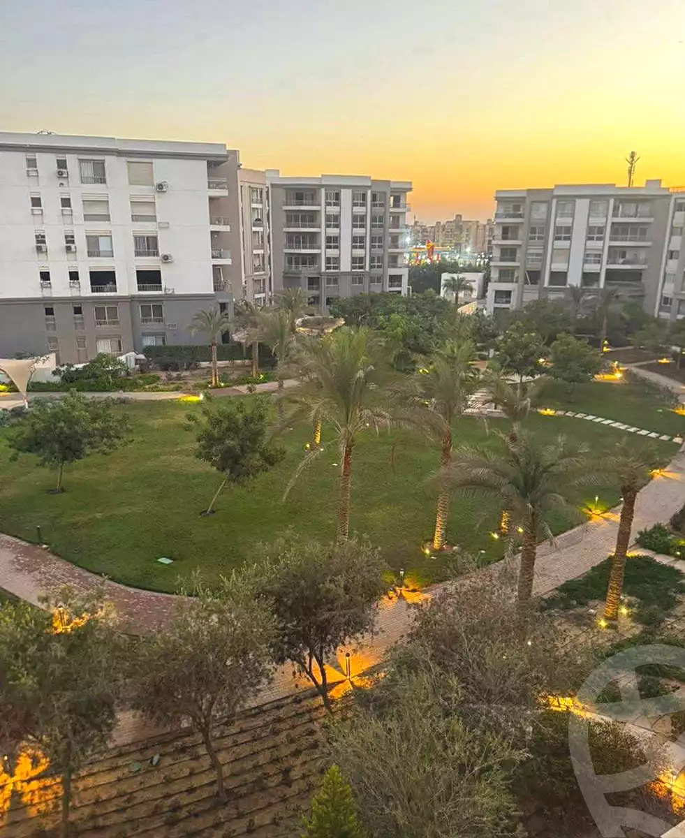 https://aqarmap.com.eg/en/listing/7213063-for-sale-cairo-new-cairo-compounds-hyde-park-parkway-hyde-park-compound