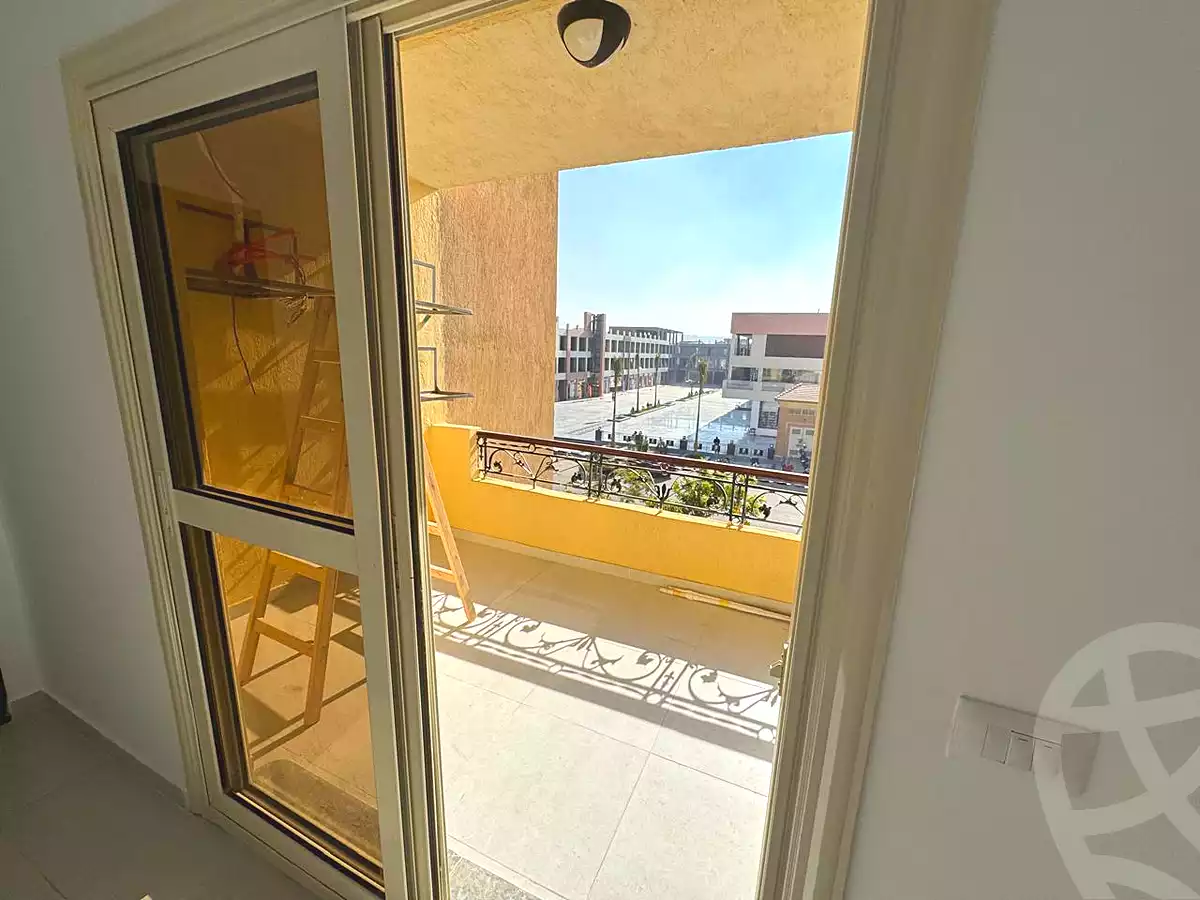 https://aqarmap.com.eg/ar/listing/7213175-for-sale-cairo-el-sheikh-zayed-city-compounds-el-khamayel