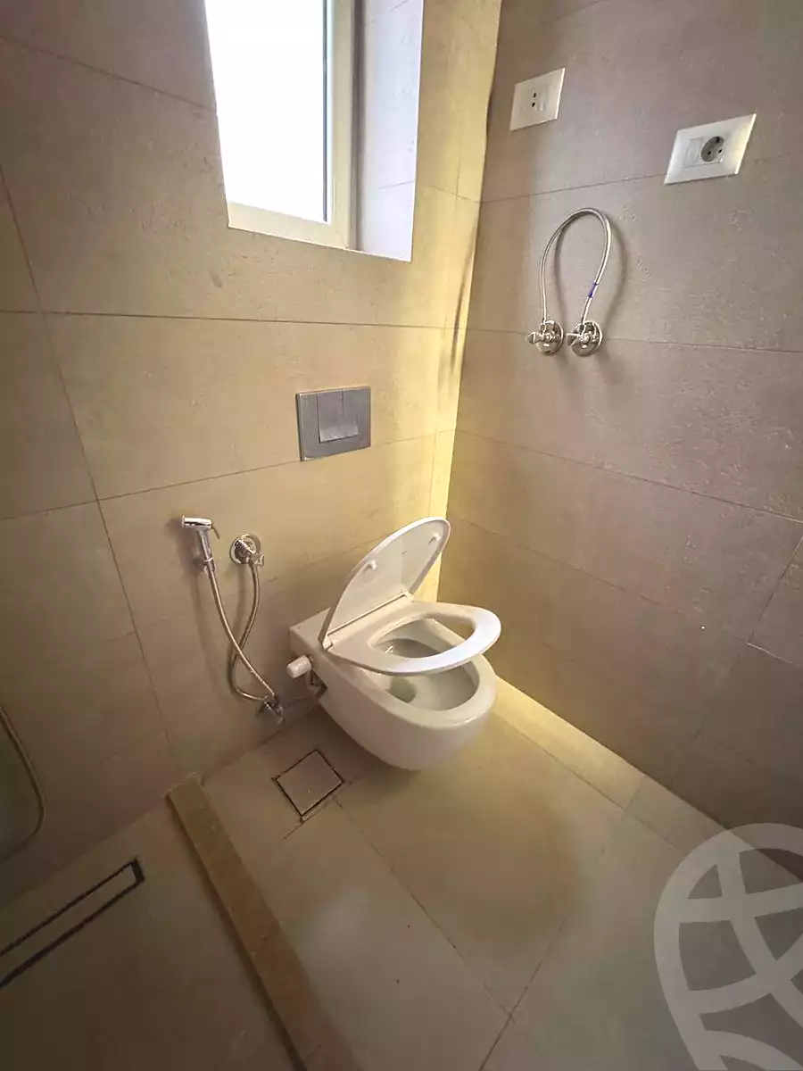 https://aqarmap.com.eg/ar/listing/7213175-for-sale-cairo-el-sheikh-zayed-city-compounds-el-khamayel