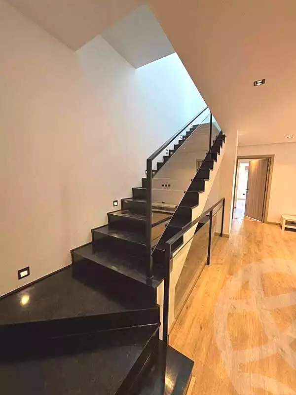 https://aqarmap.com.eg/en/listing/7213348-for-sale-cairo-new-cairo-compounds-hyde-park-parkway-hyde-park-compound