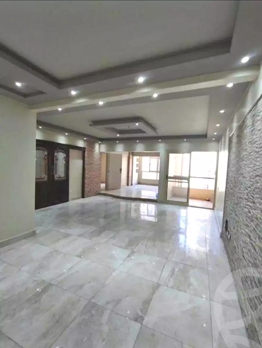 https://aqarmap.com.eg/ar/listing/7214219-for-rent-alexandria-moharram-bey