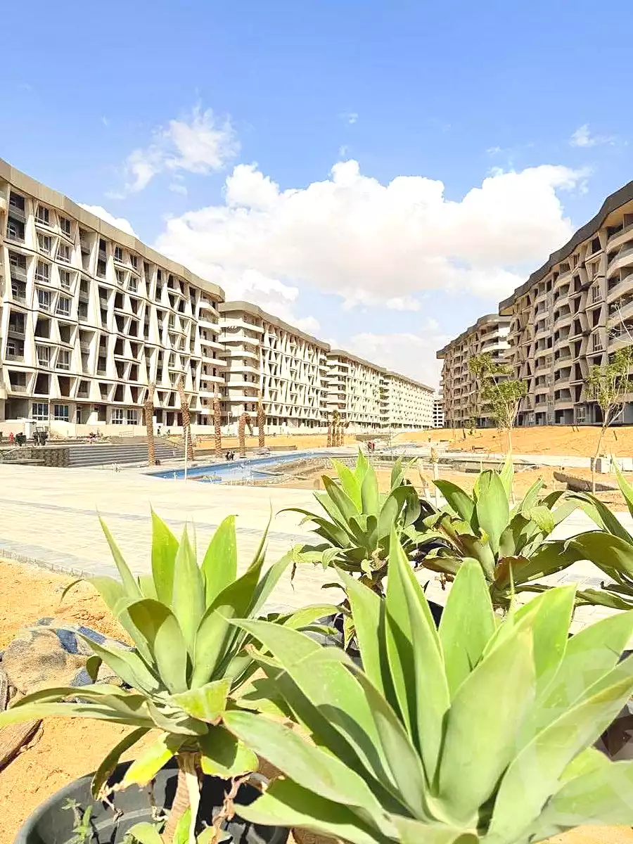 https://aqarmap.com.eg/ar/listing/7214374-for-sale-cairo-new-administrative-capital-r7-midtown-condo