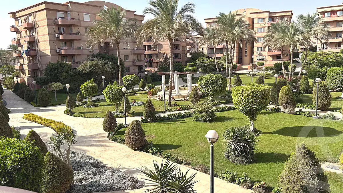 https://aqarmap.com.eg/ar/listing/7214584-for-rent-cairo-new-cairo-lrhb-city-phase-4-mohammed-farid-st