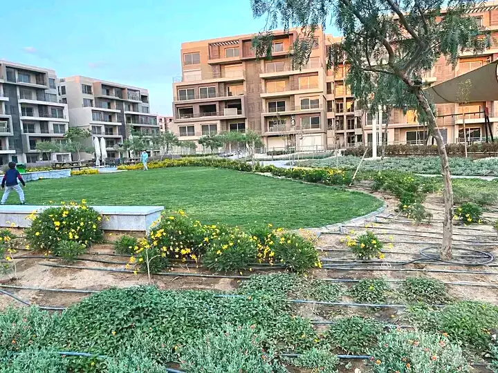 https://aqarmap.com.eg/ar/listing/7214672-for-sale-cairo-new-cairo-compounds-blm-hylz-nyw-kyrw