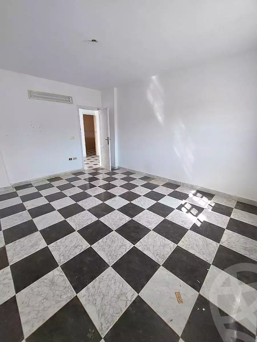 https://aqarmap.com.eg/ar/listing/7214694-for-sale-cairo-6th-of-october-el-ahyaa-neighborhood-1st-rich-bake-st