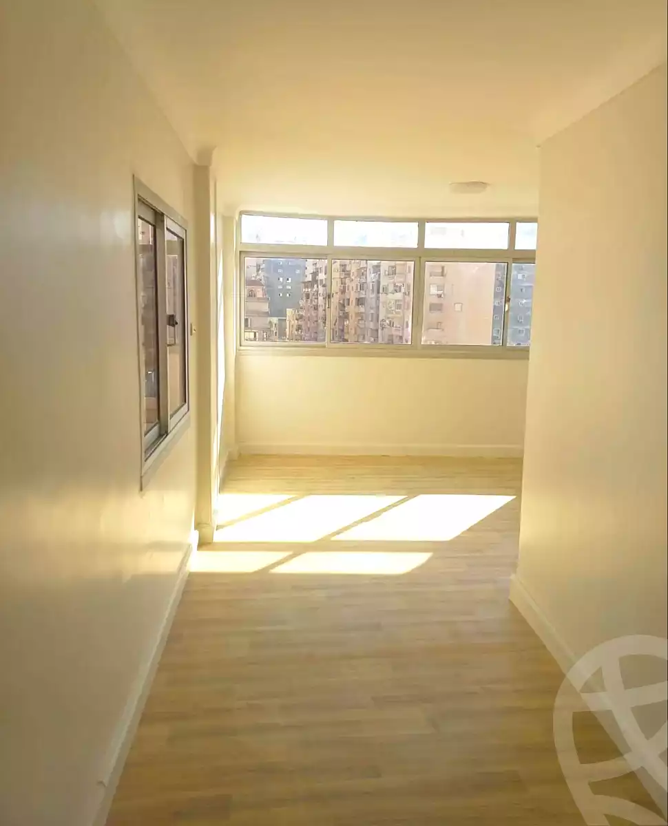 https://aqarmap.com.eg/en/listing/7214862-for-sale-alexandria-sydy-bshr-sydy-bshr-bhry-shr-khld-bn-lwlyd
