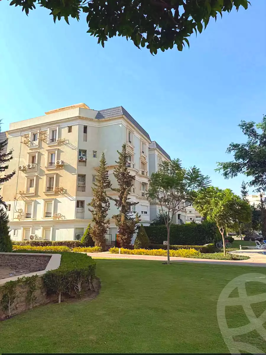 https://aqarmap.com.eg/ar/listing/7214868-for-sale-cairo-new-cairo-compounds-mountain-view-hyde-park