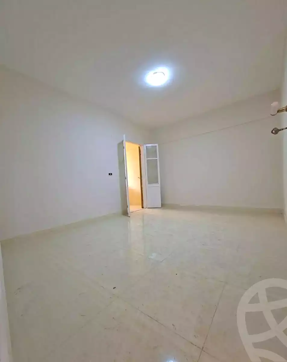 https://aqarmap.com.eg/ar/listing/7216133-for-sale-alexandria-el-asafra-l-sfr-bhry