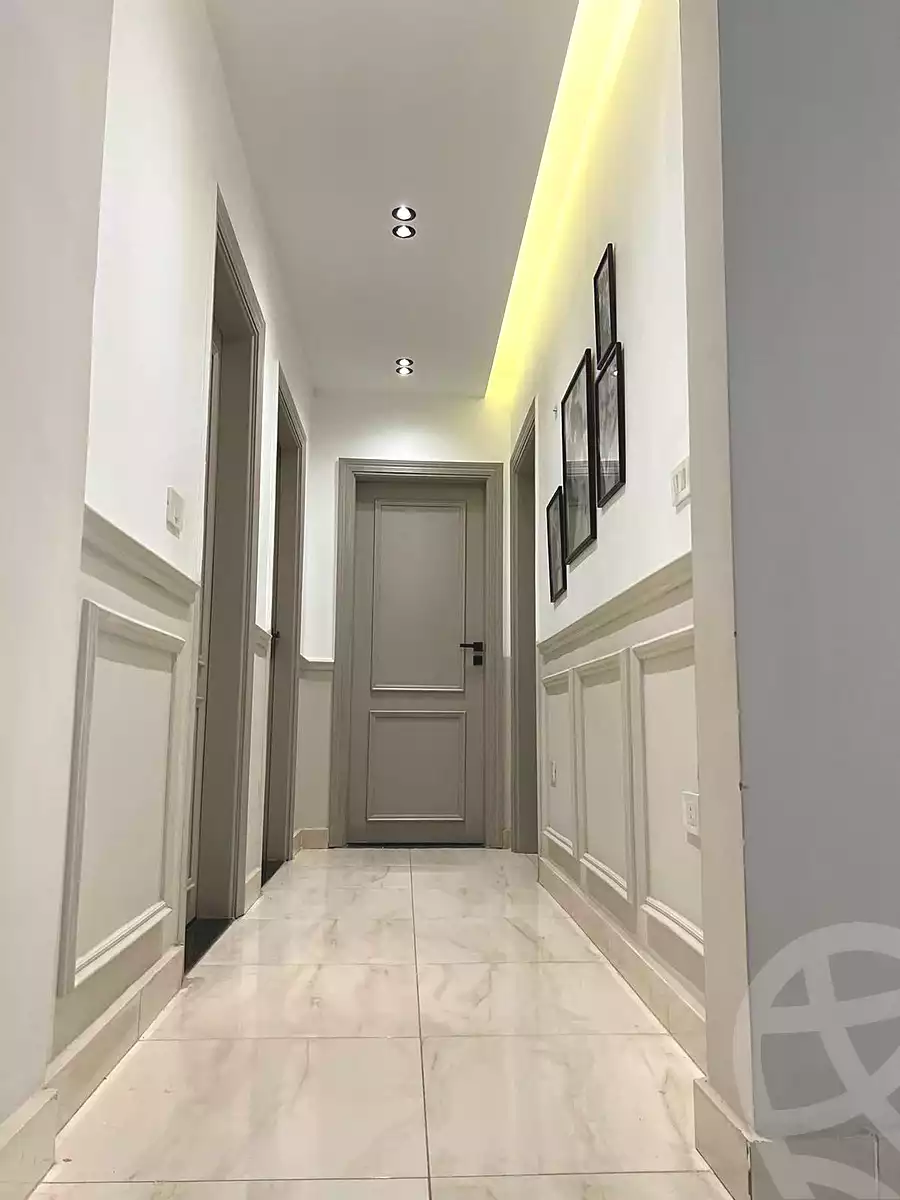 https://aqarmap.com.eg/ar/listing/7216426-for-sale-cairo-el-sheikh-zayed-city-compounds-el-khamayel