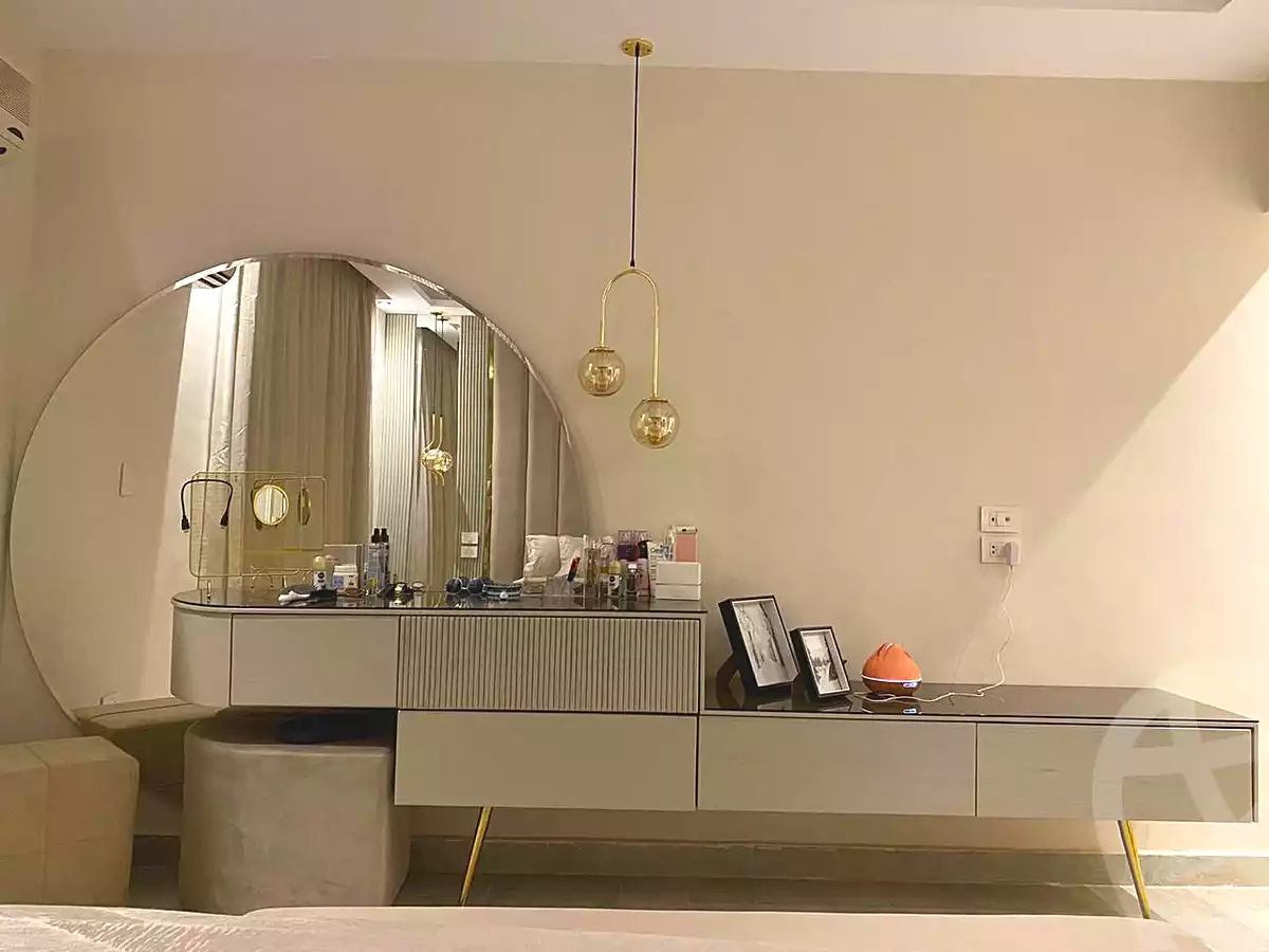 https://aqarmap.com.eg/ar/listing/7216426-for-sale-cairo-el-sheikh-zayed-city-compounds-el-khamayel