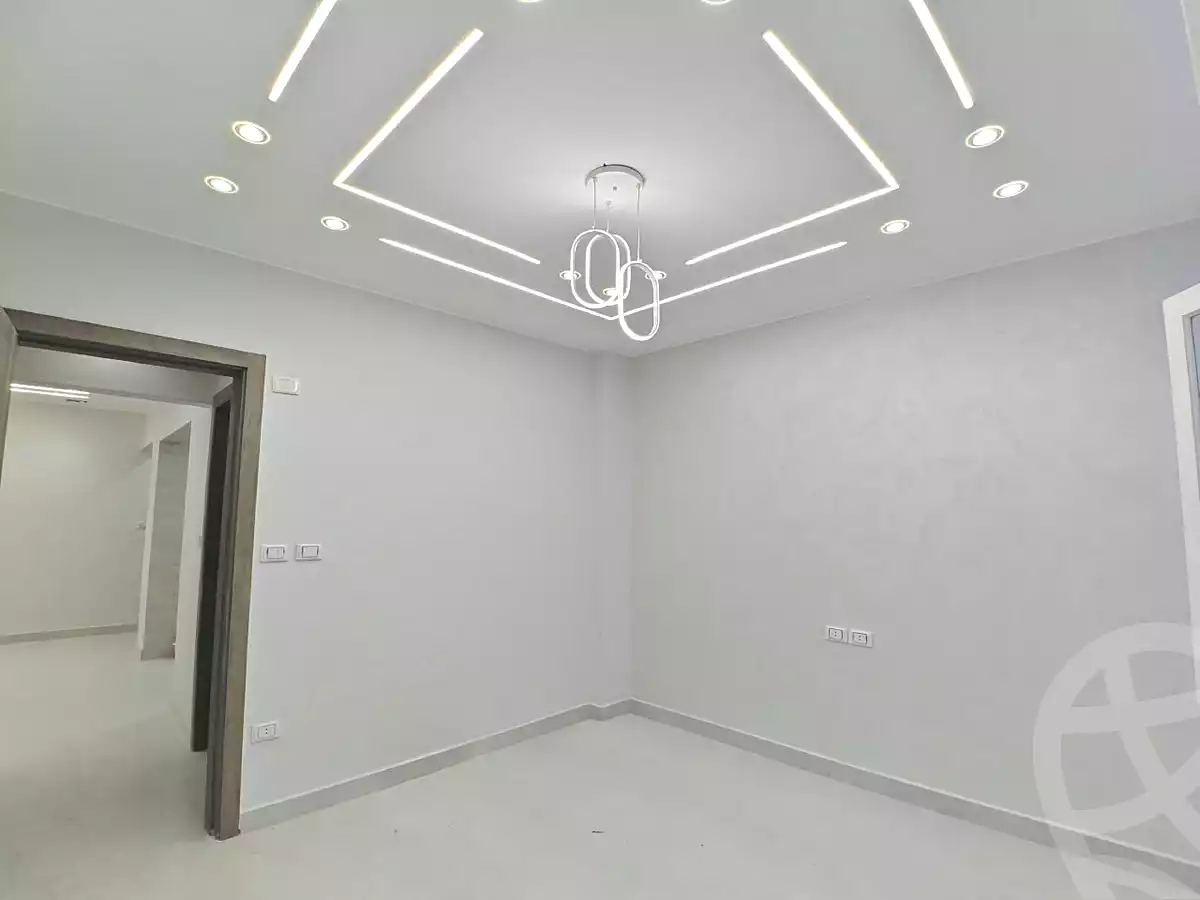 https://aqarmap.com.eg/en/listing/7216591-for-sale-cairo-el-sheikh-zayed-city-compounds-terrace-hdb