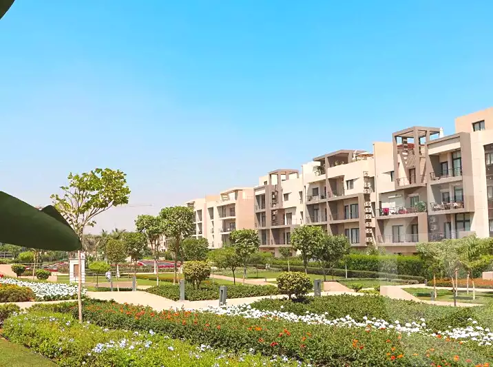 https://aqarmap.com.eg/en/listing/7216603-for-sale-cairo-new-cairo-compounds-fifth-square