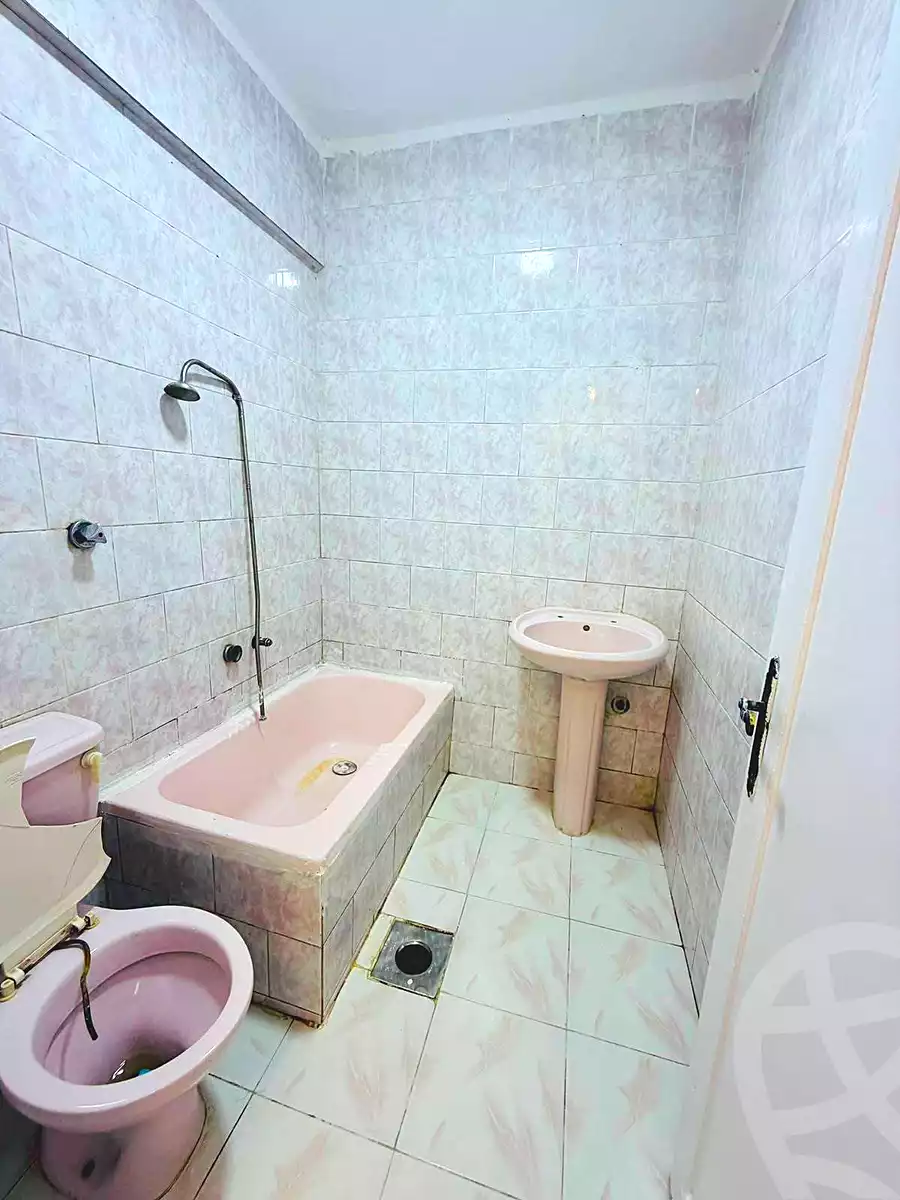 https://aqarmap.com.eg/en/listing/7217982-for-sale-alexandria-al-agamy-shataa-el-nakheel