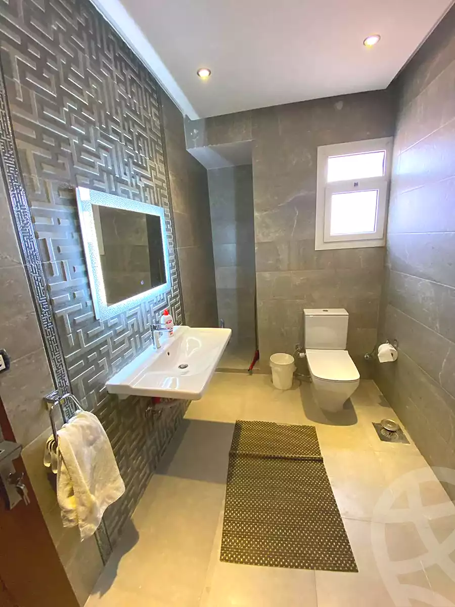 https://aqarmap.com.eg/en/listing/7218694-for-sale-cairo-new-cairo-ganob-el-akadamiya-orouba-axis