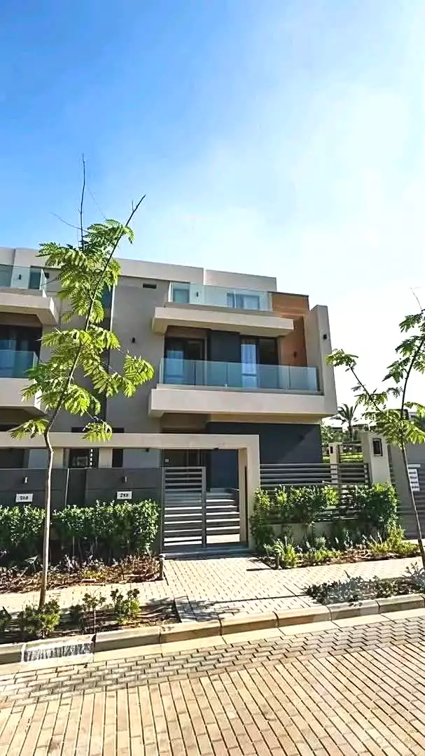 https://aqarmap.com.eg/ar/listing/7218753-for-sale-cairo-new-cairo-compounds-el-patio-town-compound-la-vista