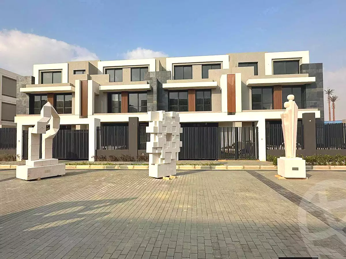 https://aqarmap.com.eg/en/listing/7218781-for-sale-cairo-new-cairo-compounds-el-patio-town-compound-la-vista
