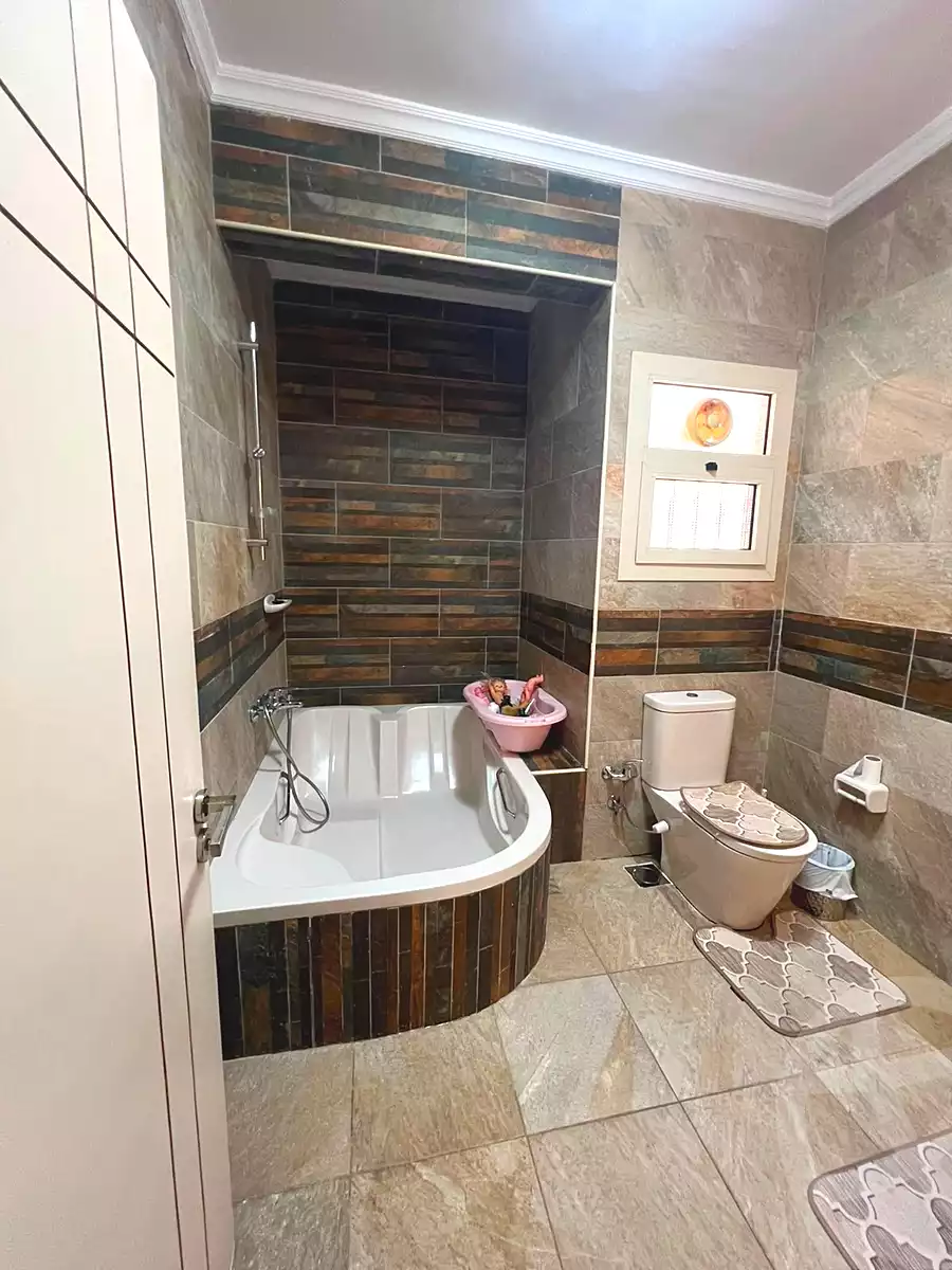 https://aqarmap.com.eg/ar/listing/7218852-for-sale-cairo-new-cairo-ganob-el-akadamiya-south-academy-a-zaid-ebn-haretha-st