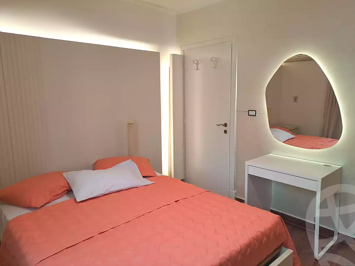 https://aqarmap.com.eg/en/listing/7219296-for-sale-cairo-new-cairo-lrhb-city-phase-4-mostafa-el-nahaas-st