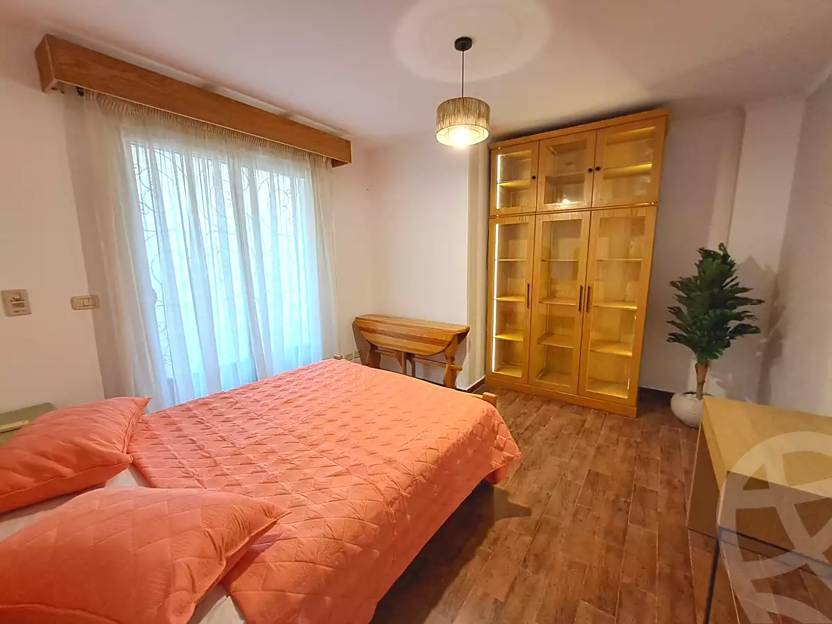 https://aqarmap.com.eg/en/listing/7219296-for-sale-cairo-new-cairo-lrhb-city-phase-4-mostafa-el-nahaas-st