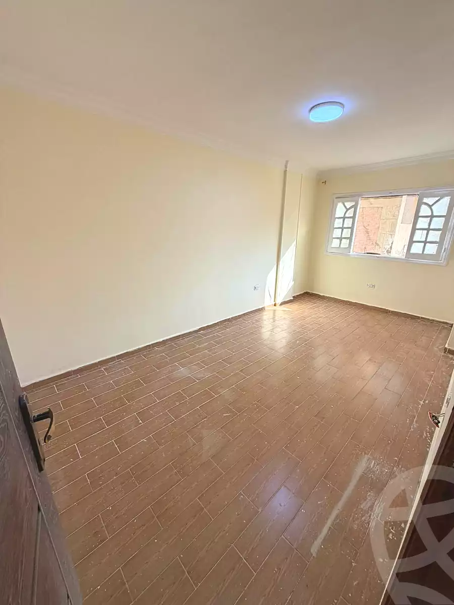 https://aqarmap.com.eg/ar/listing/7219557-for-sale-cairo-6th-of-october-el-ahyaa-neighborhood-2nd-divided-from-al-kafrawei-st