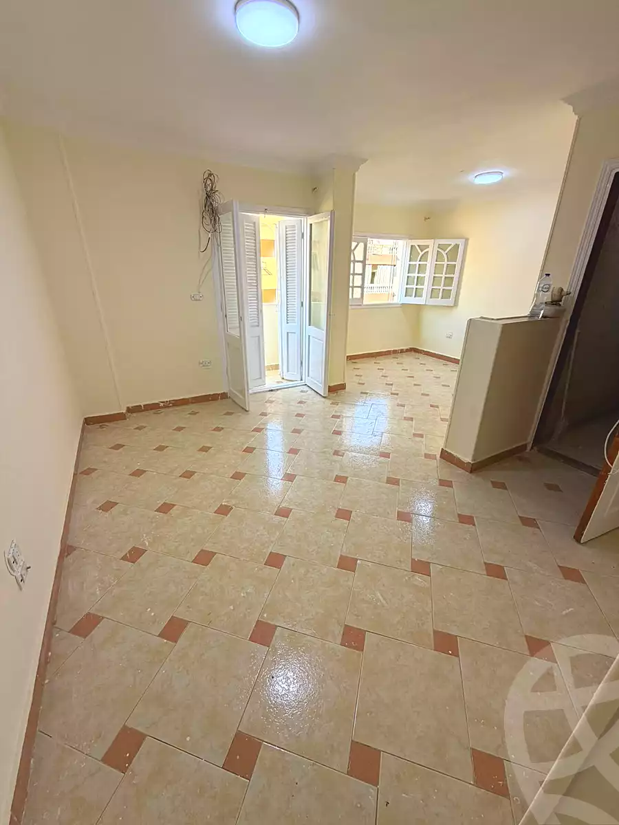 https://aqarmap.com.eg/ar/listing/7219557-for-sale-cairo-6th-of-october-el-ahyaa-neighborhood-2nd-divided-from-al-kafrawei-st