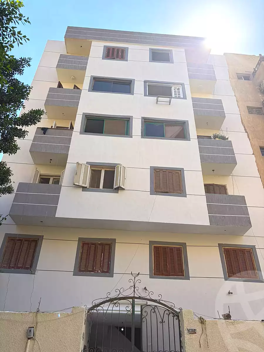 https://aqarmap.com.eg/ar/listing/7219557-for-sale-cairo-6th-of-october-el-ahyaa-neighborhood-2nd-divided-from-al-kafrawei-st