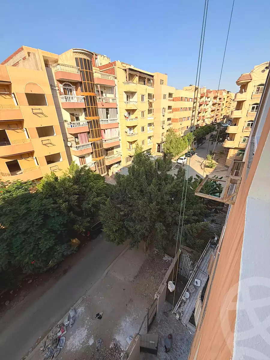 https://aqarmap.com.eg/ar/listing/7219557-for-sale-cairo-6th-of-october-el-ahyaa-neighborhood-2nd-divided-from-al-kafrawei-st