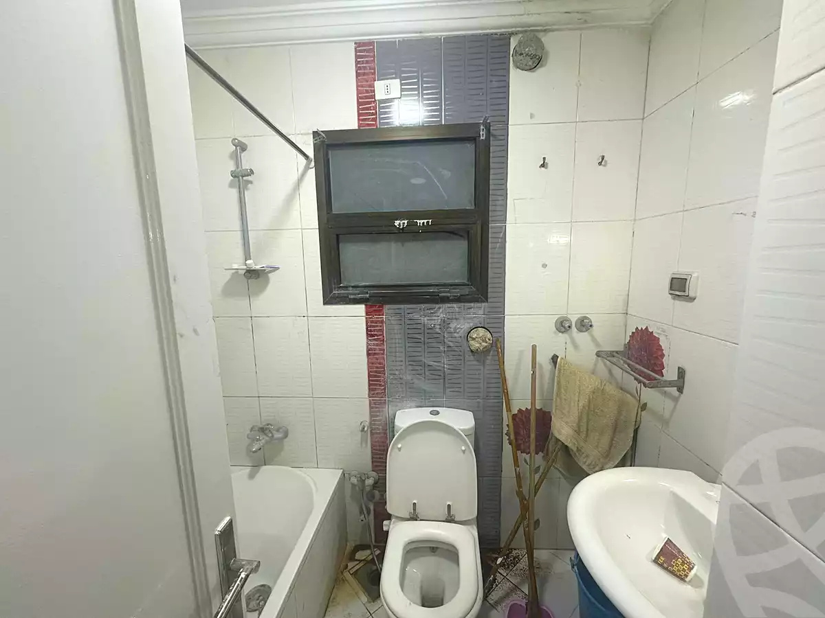 https://aqarmap.com.eg/ar/listing/7219591-for-sale-cairo-new-cairo-lrhb-city-phase-1-youssef-el-sebaey-st