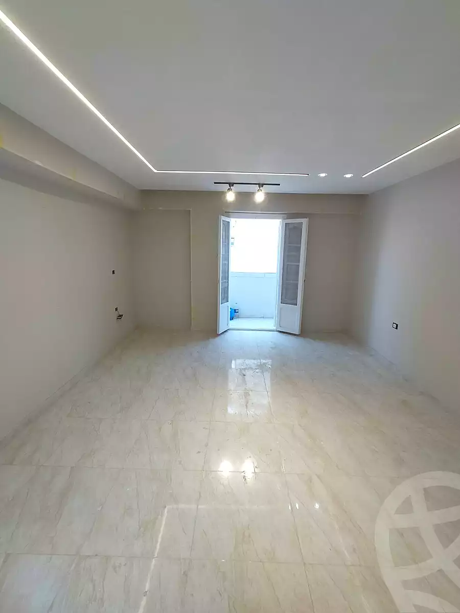 https://aqarmap.com.eg/ar/listing/7219888-for-sale-alexandria-new-miami-eskot