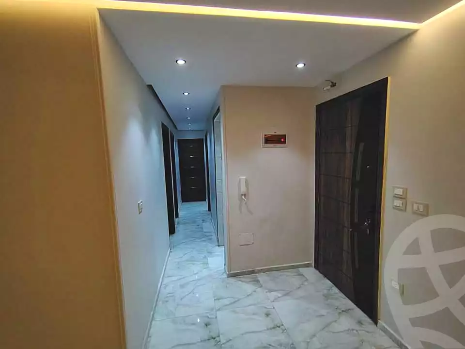 https://aqarmap.com.eg/ar/listing/7220053-for-rent-alexandria-moharram-bey