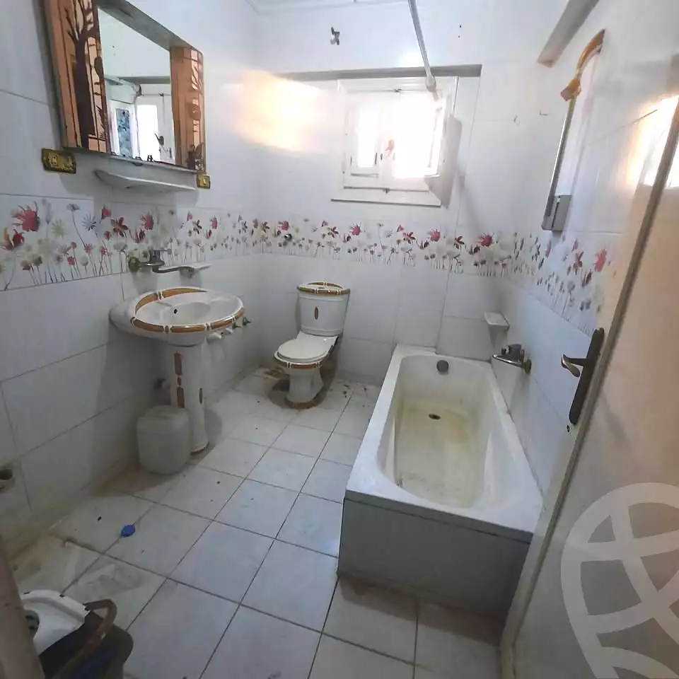 https://aqarmap.com.eg/en/listing/7220746-for-sale-alexandria-al-agamy-el-hanouvel-al-asdakaa-st