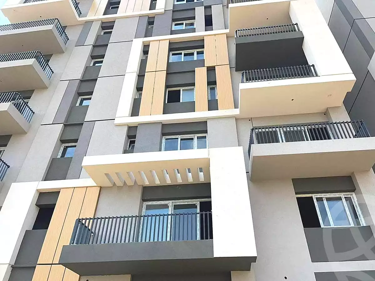 https://aqarmap.com.eg/ar/listing/7221061-for-sale-cairo-new-cairo-lmstqbl-syty-compounds-park-226-haptown-hassan-allam