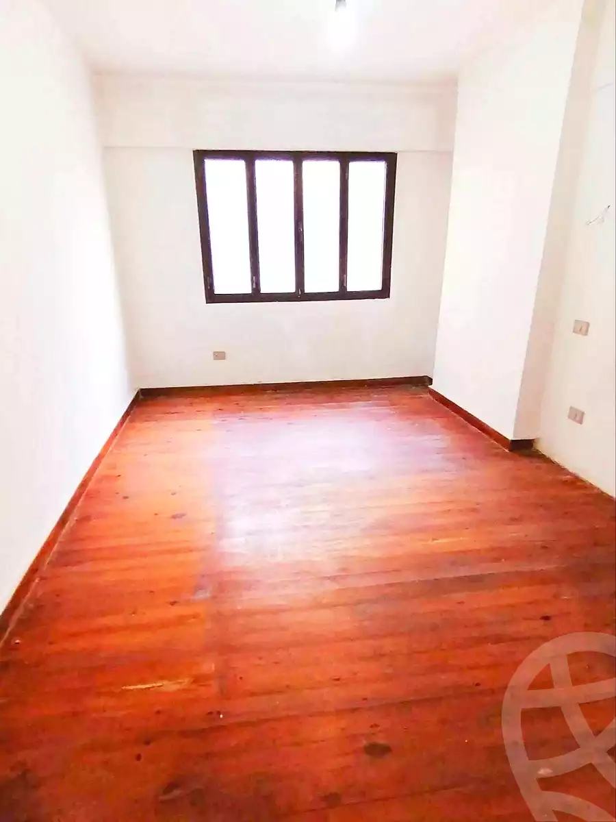 https://aqarmap.com.eg/ar/listing/7221095-for-sale-alexandria-el-asafra-l-sfr-bhry