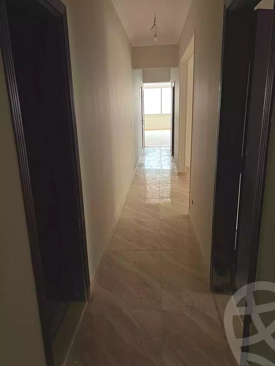 شقة بـ٣ غرف نوم في Mostashareen، صورة ١٧ من ١٨