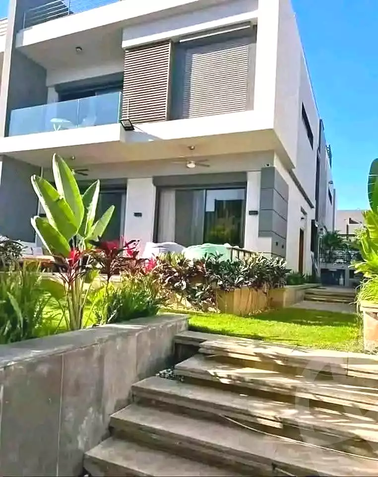 https://aqarmap.com.eg/en/listing/7221696-for-sale-cairo-new-cairo-compounds-el-patio-town-compound-la-vista