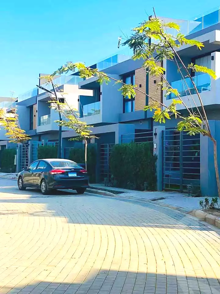 https://aqarmap.com.eg/en/listing/7221727-for-sale-cairo-new-cairo-compounds-el-patio-town-compound-la-vista