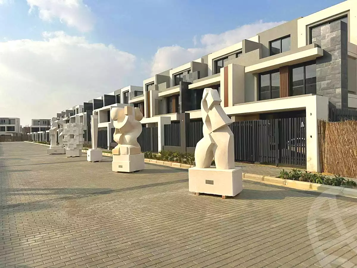 https://aqarmap.com.eg/en/listing/7222069-for-sale-cairo-new-cairo-compounds-el-patio-town-compound-la-vista