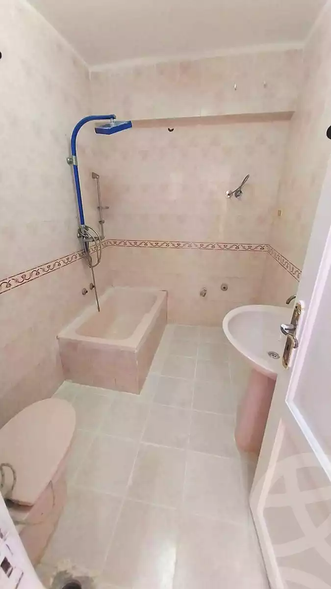 https://aqarmap.com.eg/ar/listing/7222701-for-sale-alexandria-al-agamy-shataa-el-nakheel