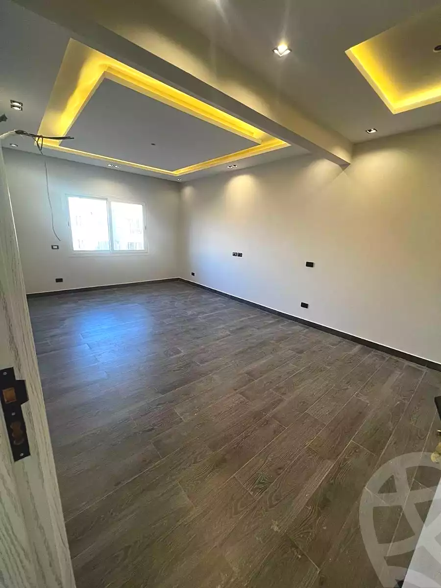 5 BR Villa in Mivida, photo 4 of 9